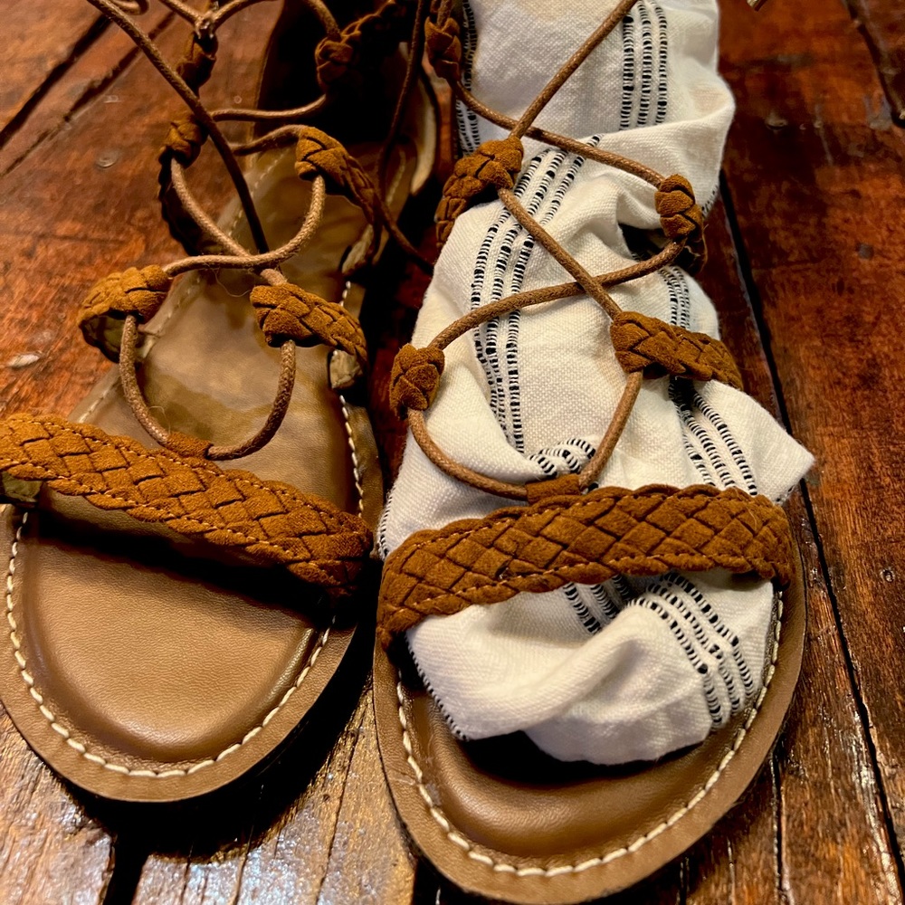 Lace up gladiator sandals in cognac